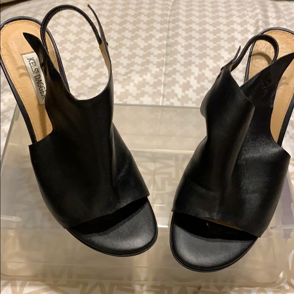 Kelsi dagger Sandle